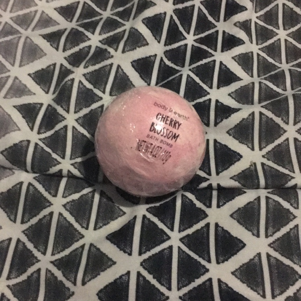 Bath bomb